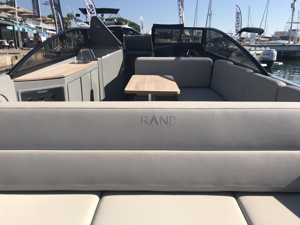 Rand Leisure 28 Modern Boat (4)