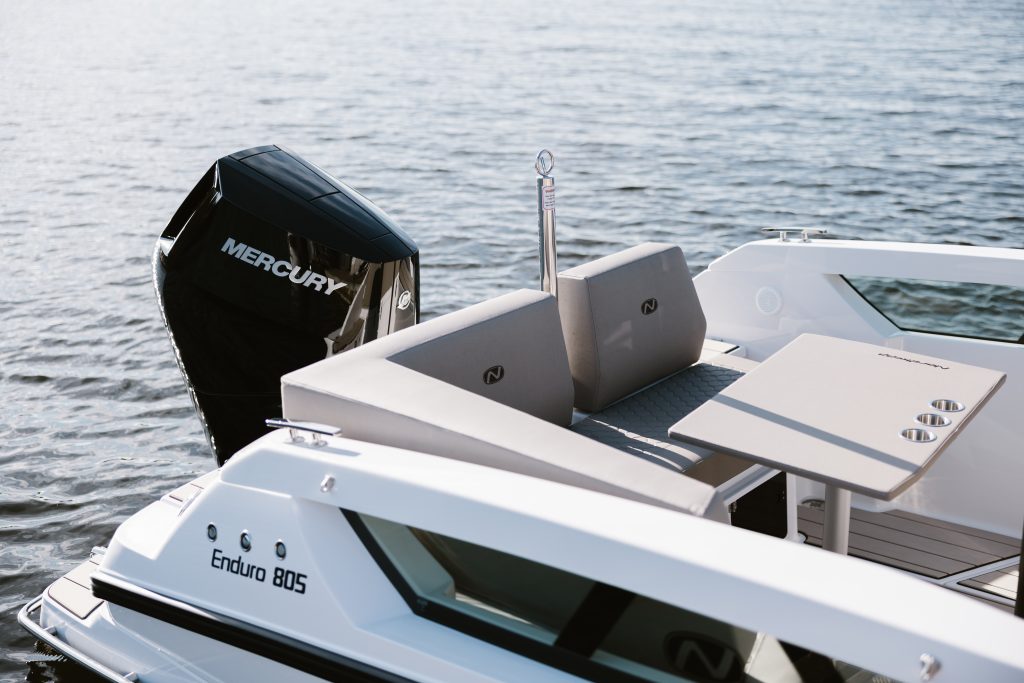 E805-T-Top-8-28903961-Photo_Patrik_Westli